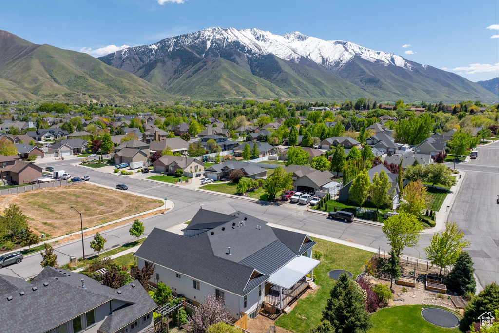 Drone / aerial view featuring a residential view and a mountain view