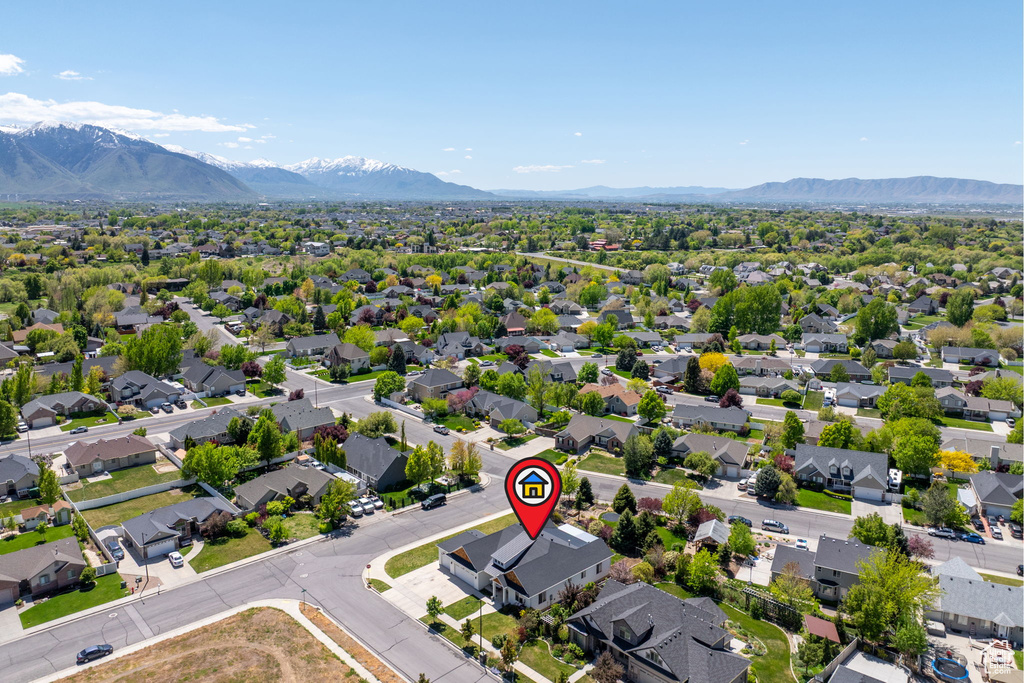 Aerial view with a residential view and a mountain view