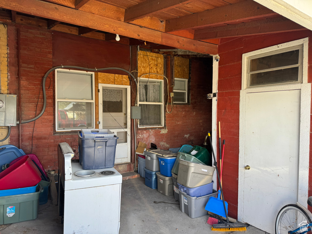 View of patio / terrace featuring washer / dryer