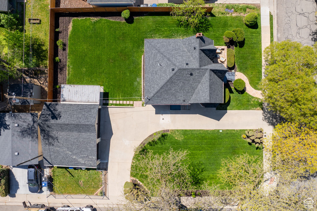 Aerial view of property and surrounding area