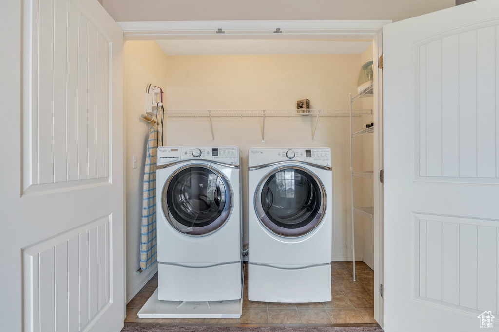 Clothes washing area with washing machine and dryer and laundry area