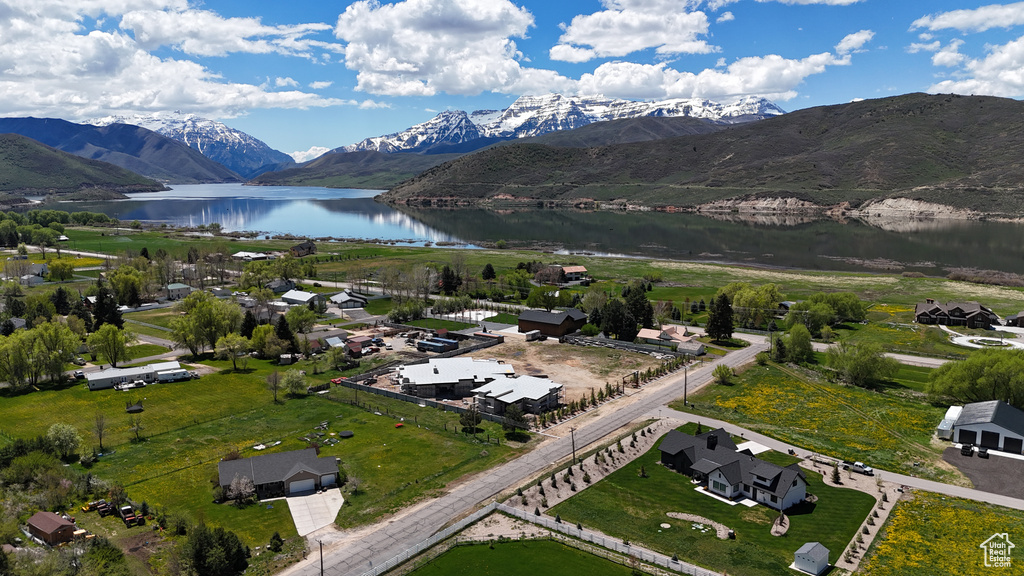 Bird's eye view of a water and mountain view