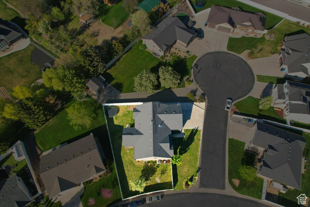 Birds eye view of property featuring a residential view
