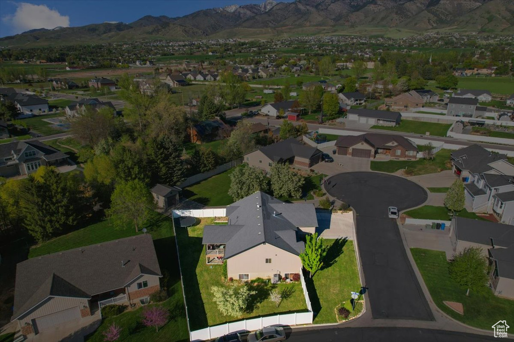 Bird\\\'s eye view with a mountain view and a residential view
