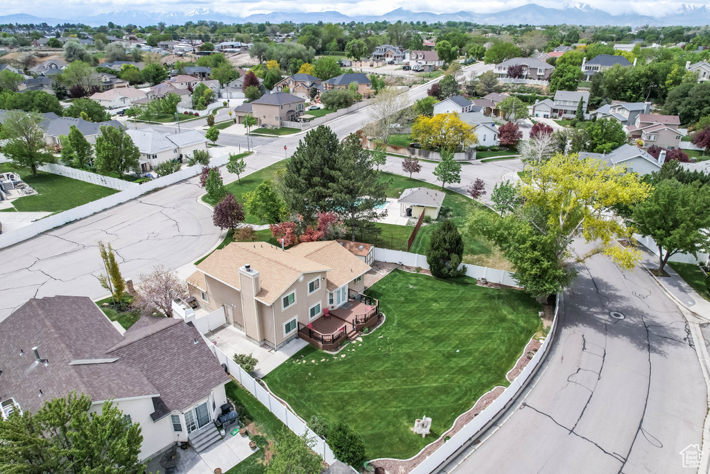 Bird\'s eye view with a residential view and a mountain view