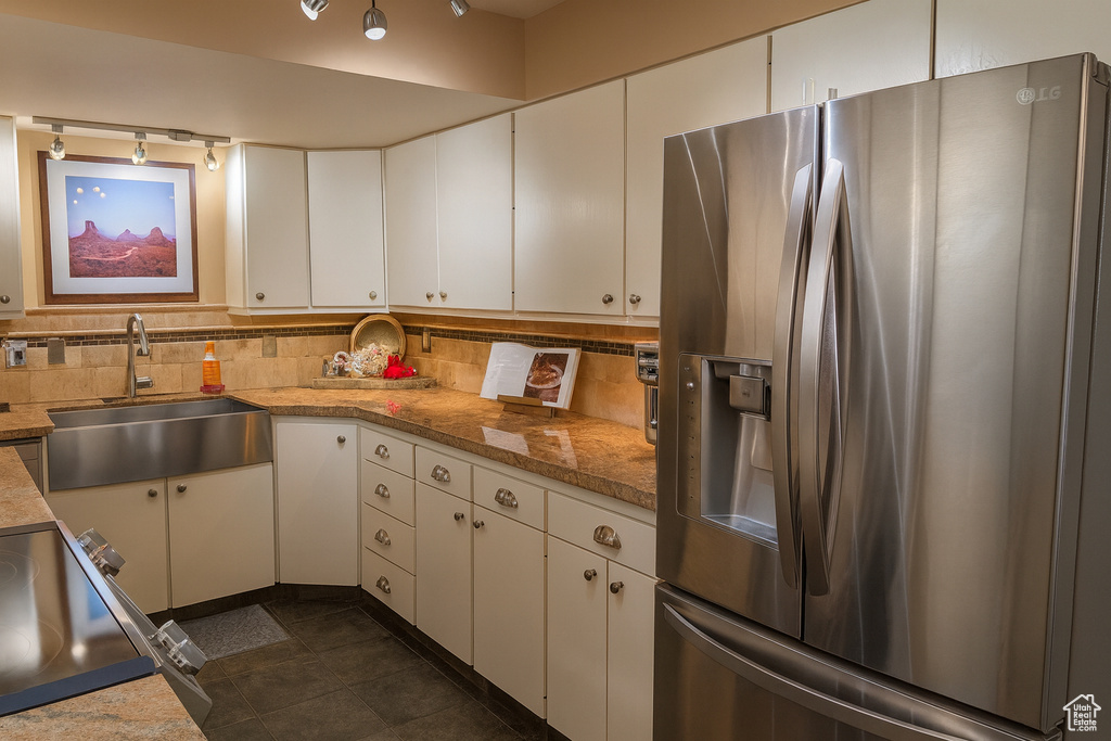 4798 S SAXONY CIR Holladay, UT 84117