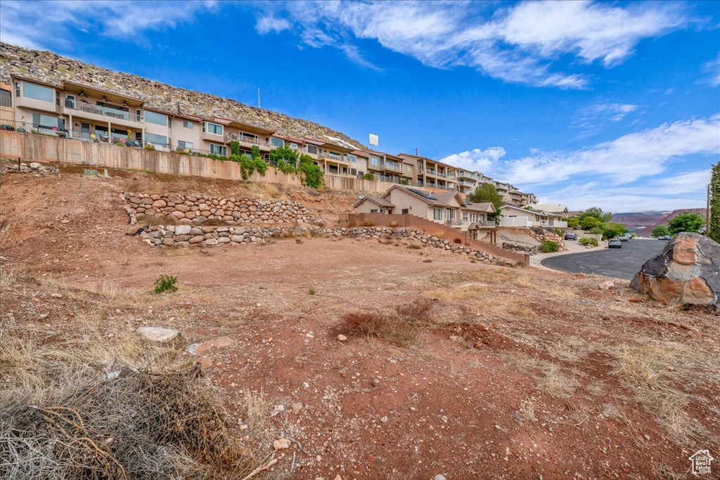 Surrounding community featuring a residential view