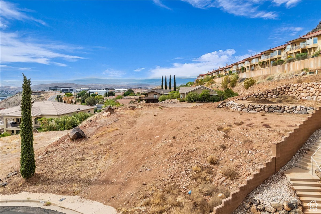 View of yard featuring a mountain view