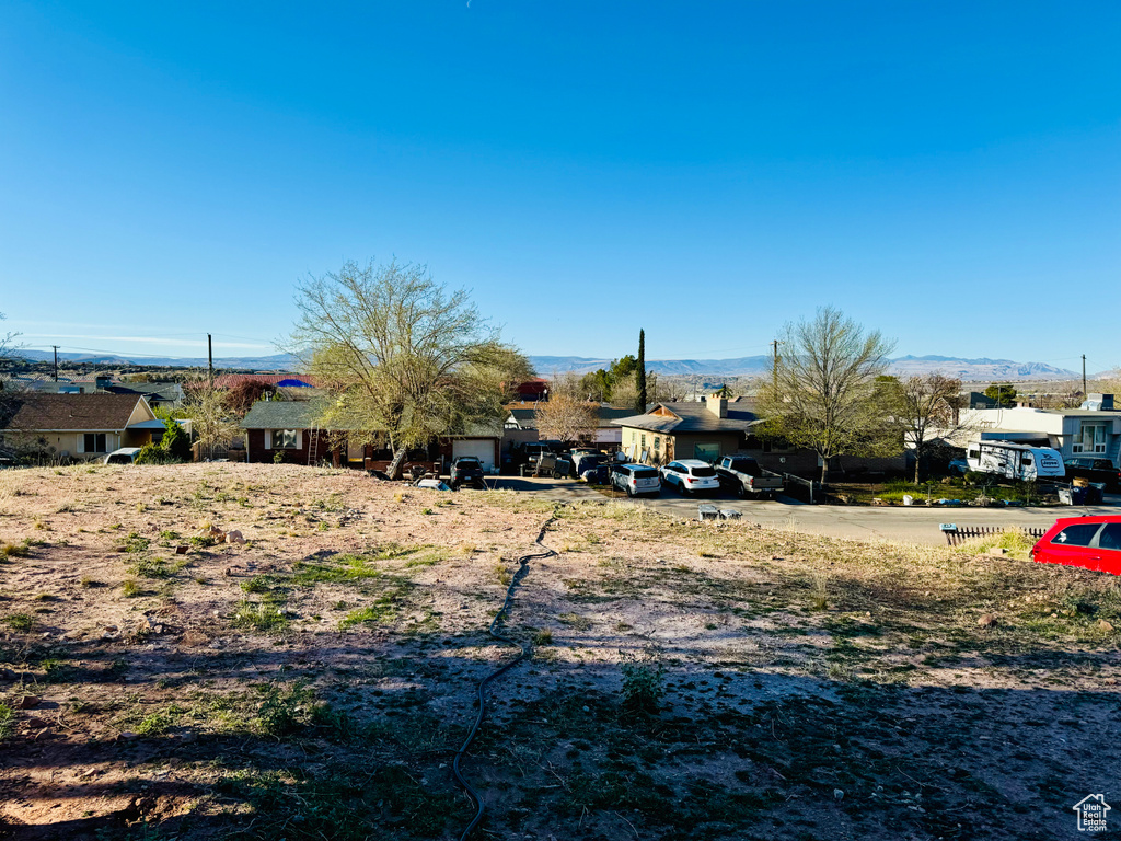 View of yard featuring a mountain view