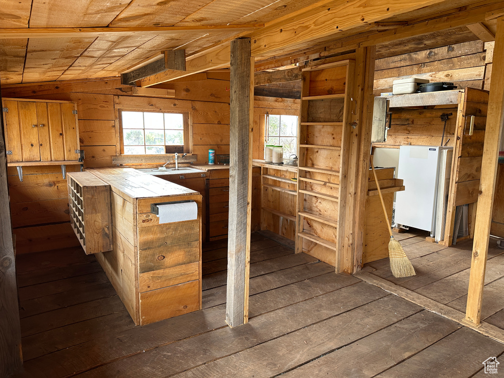Stable featuring a sink