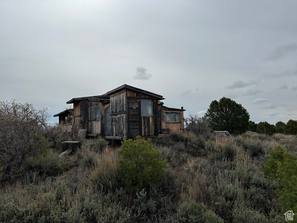 View of home's exterior