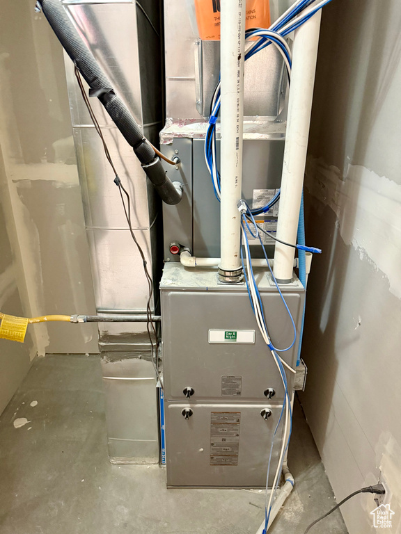 Utilities with heating unit