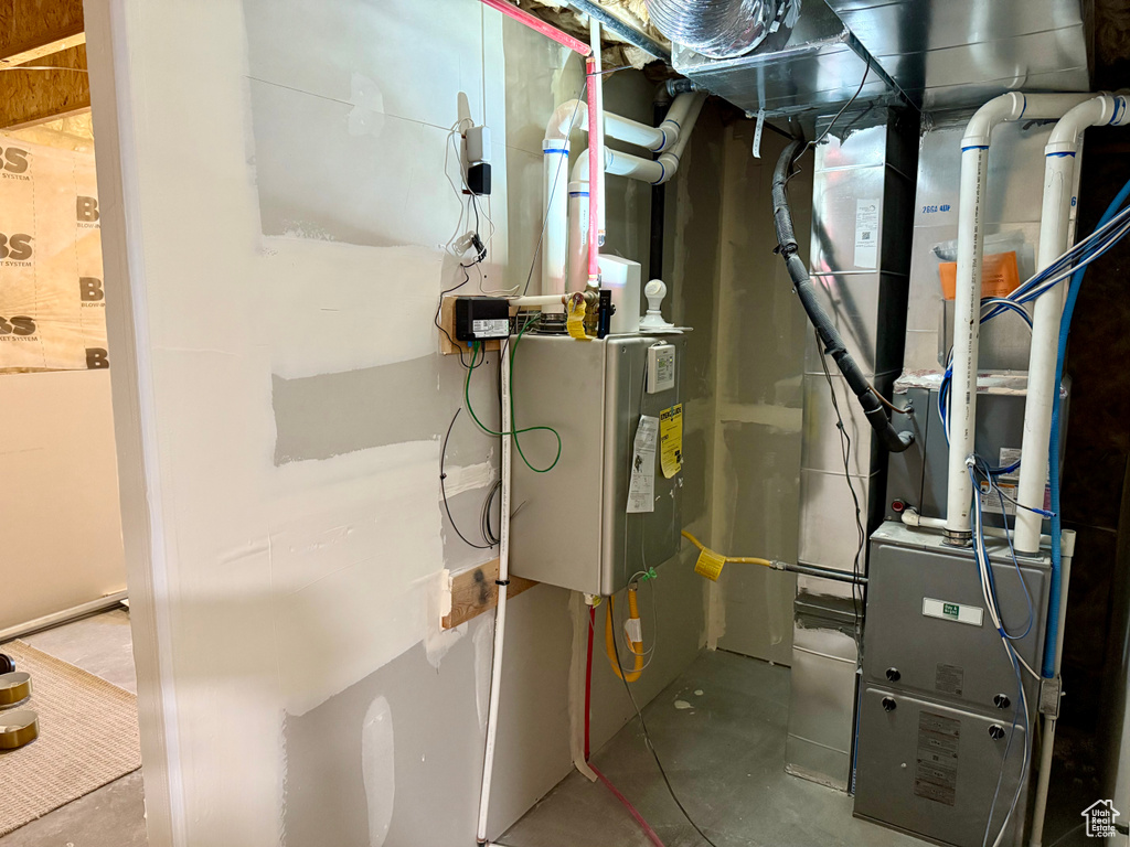 Utility room with heating unit