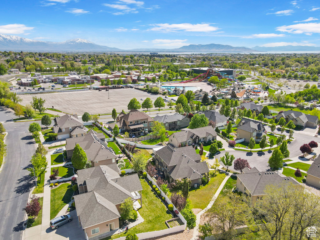 Bird\'s eye view with a residential view and a mountain view