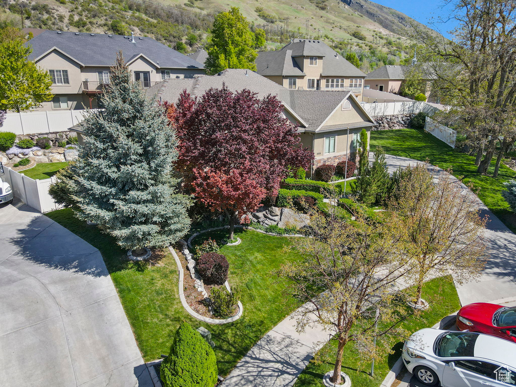 Bird\'s eye view featuring a residential view and a mountain view