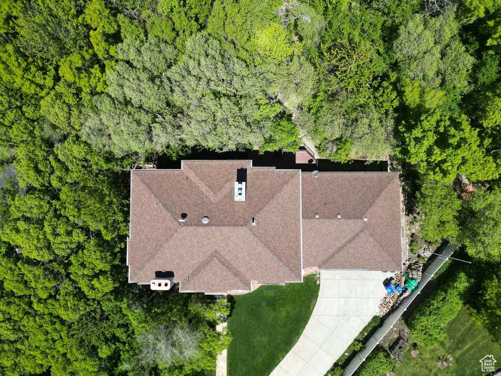 Aerial view of property and surrounding area