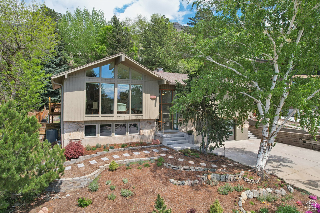 View of front of home with concrete driveway