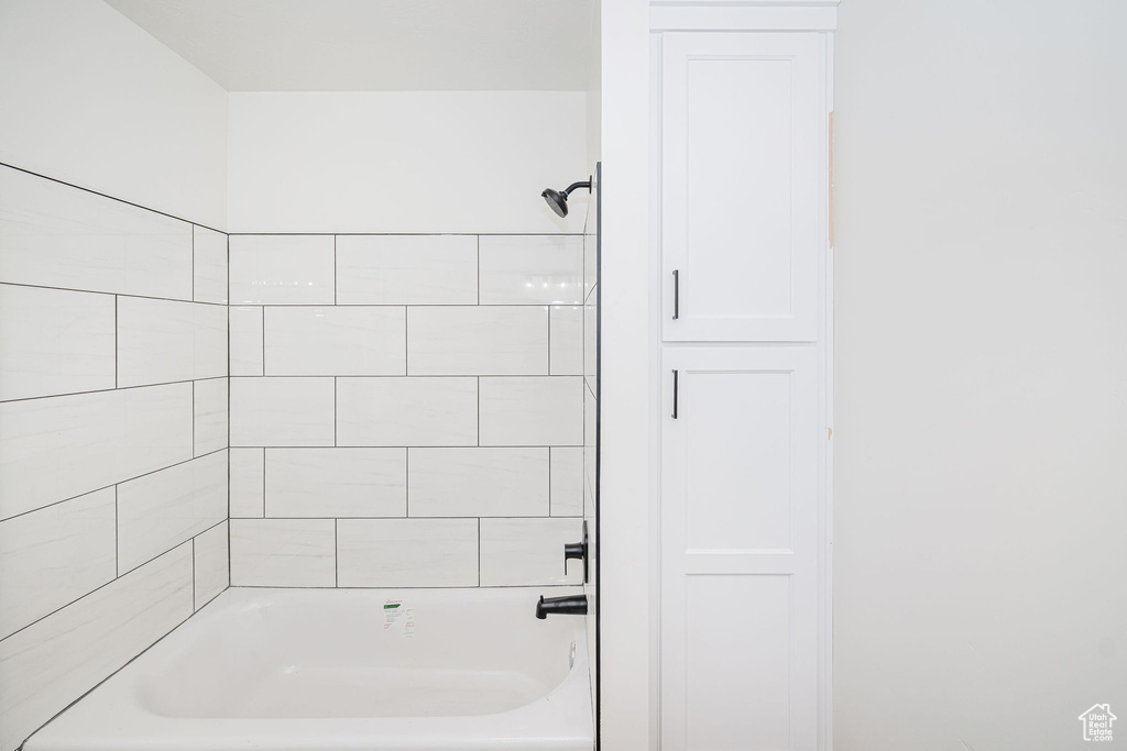 Bathroom with shower / tub combination