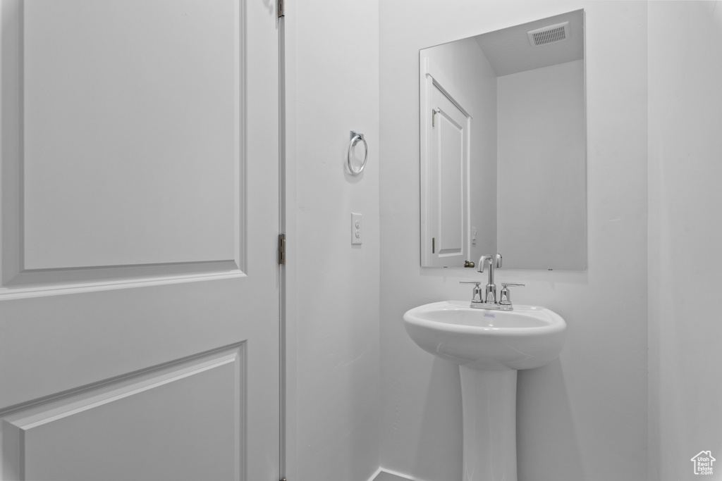 Bathroom with a sink