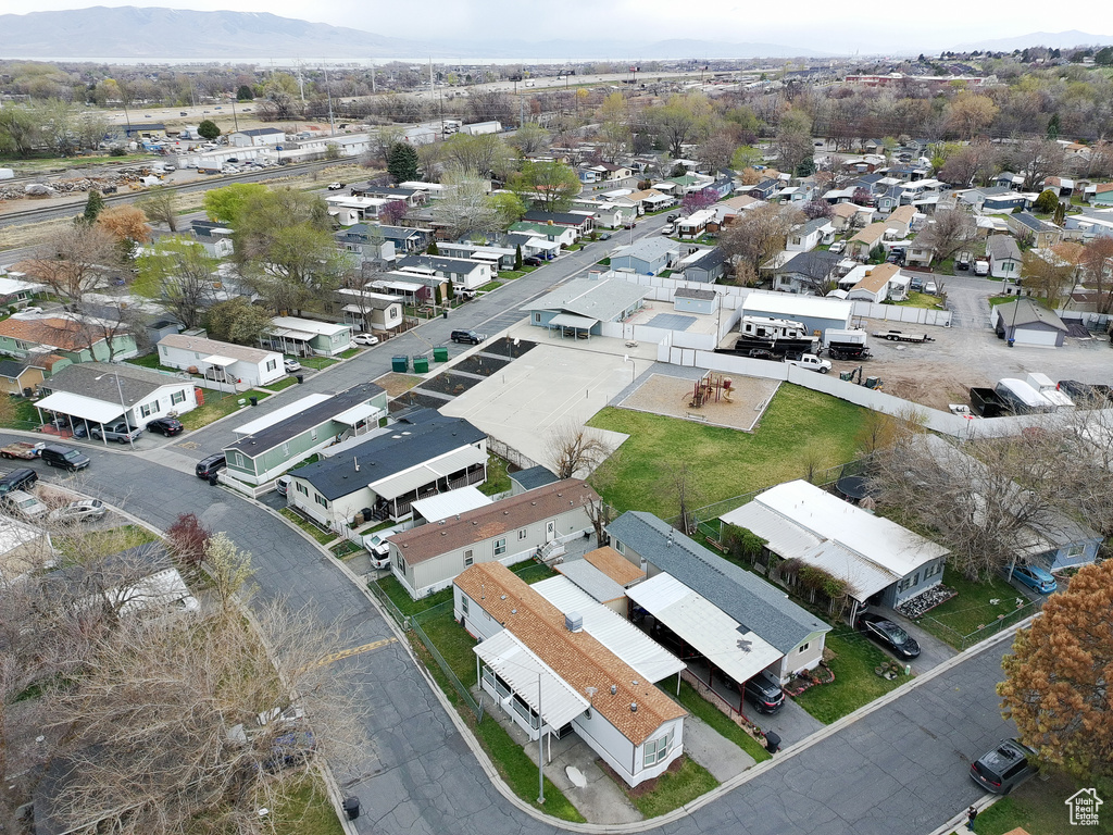 Aerial view featuring a residential view and a mountain view