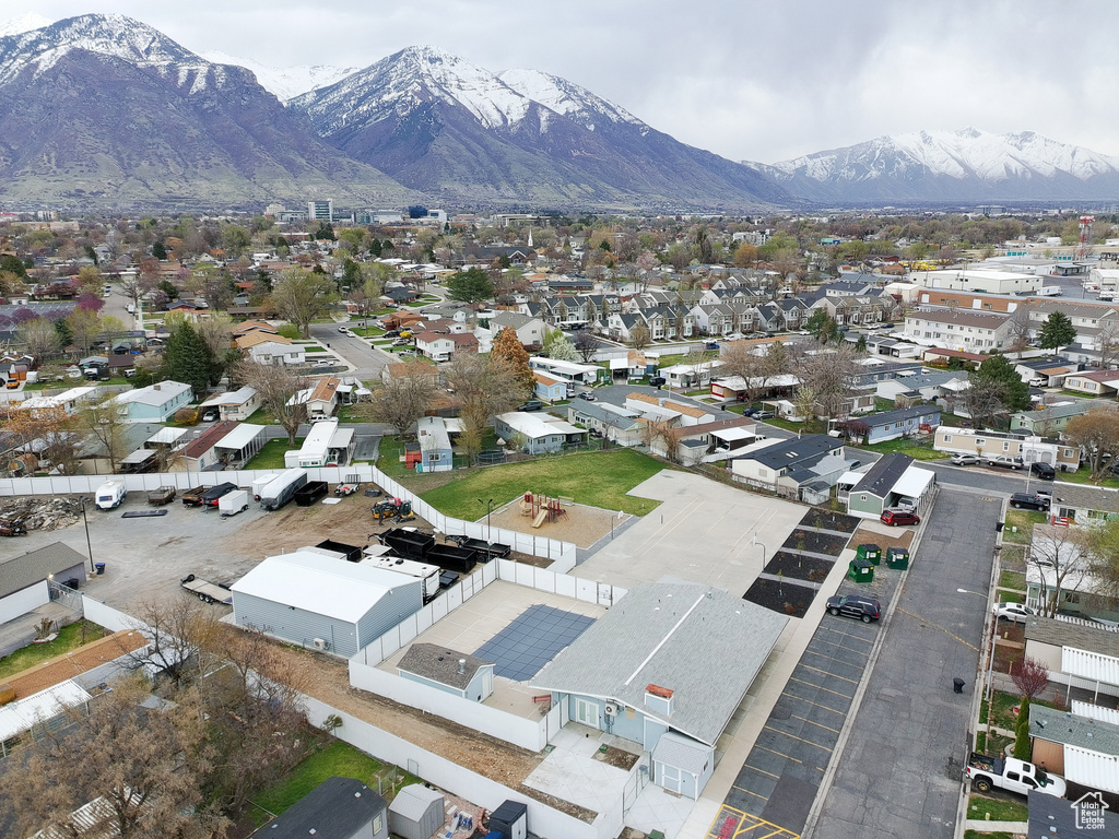 Bird\\\'s eye view with a mountain view and a residential view