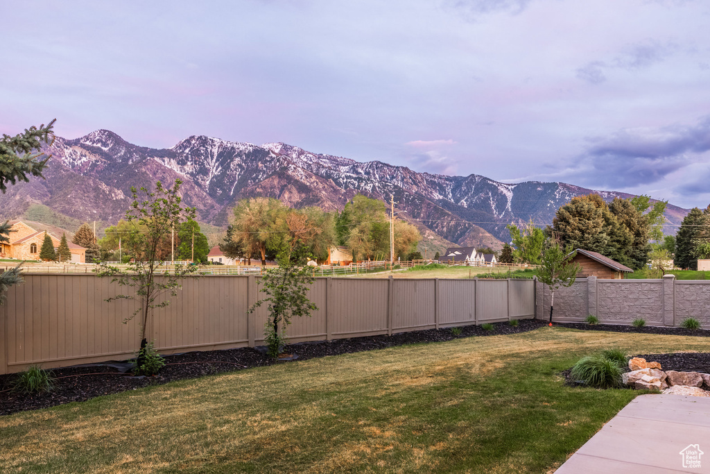 View of yard featuring a mountain view