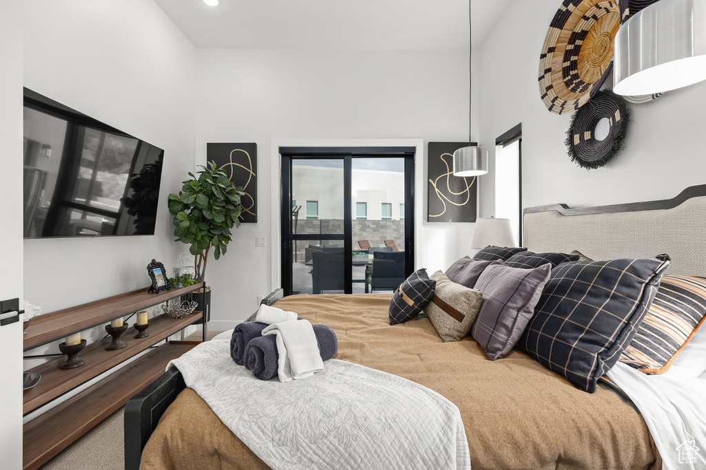 Bedroom with access to outside