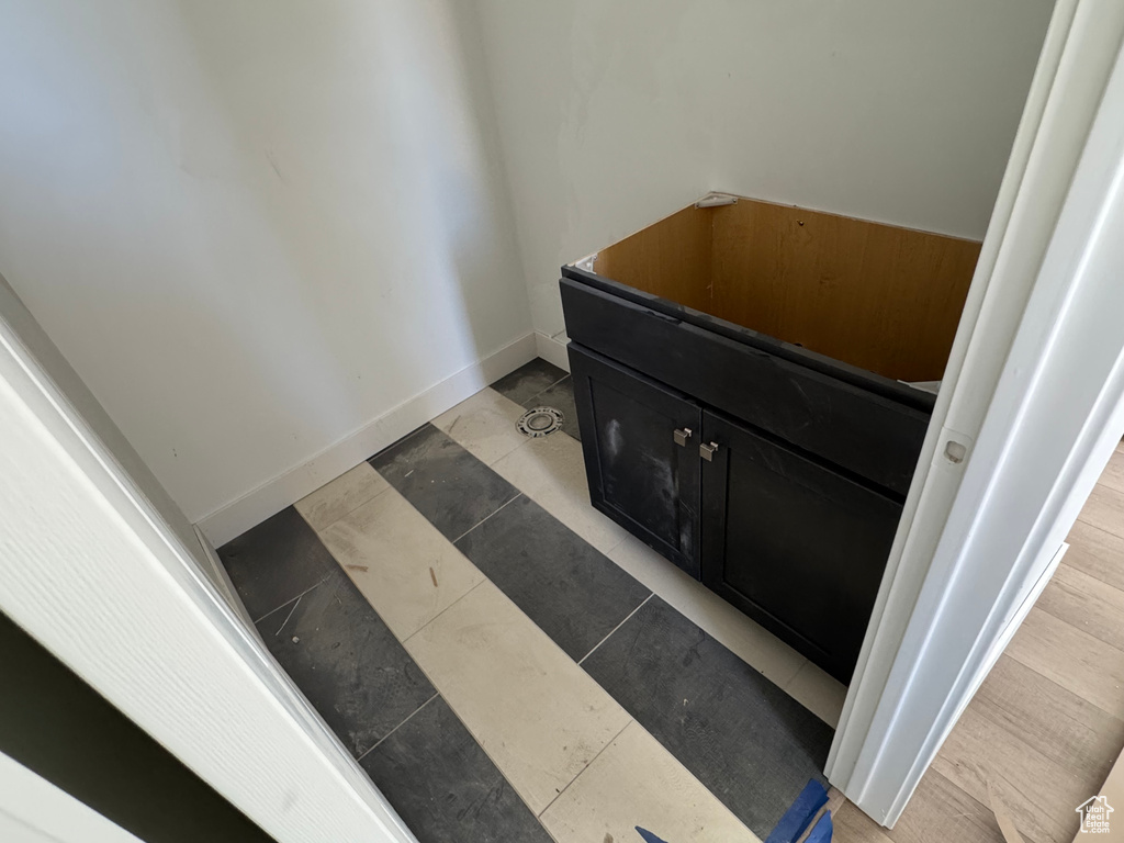 Detailed view of baseboards