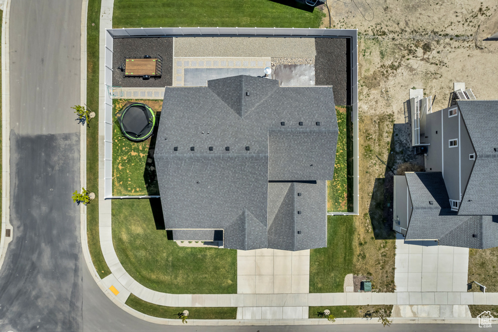 Aerial view of property and surrounding area