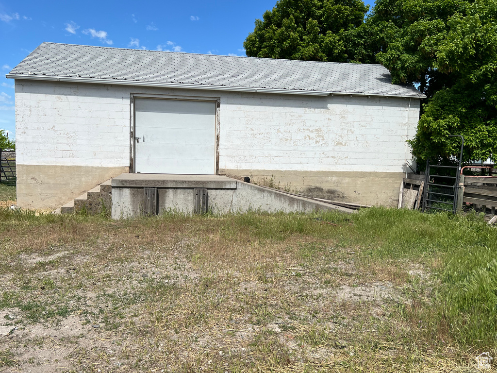 Garage with fence