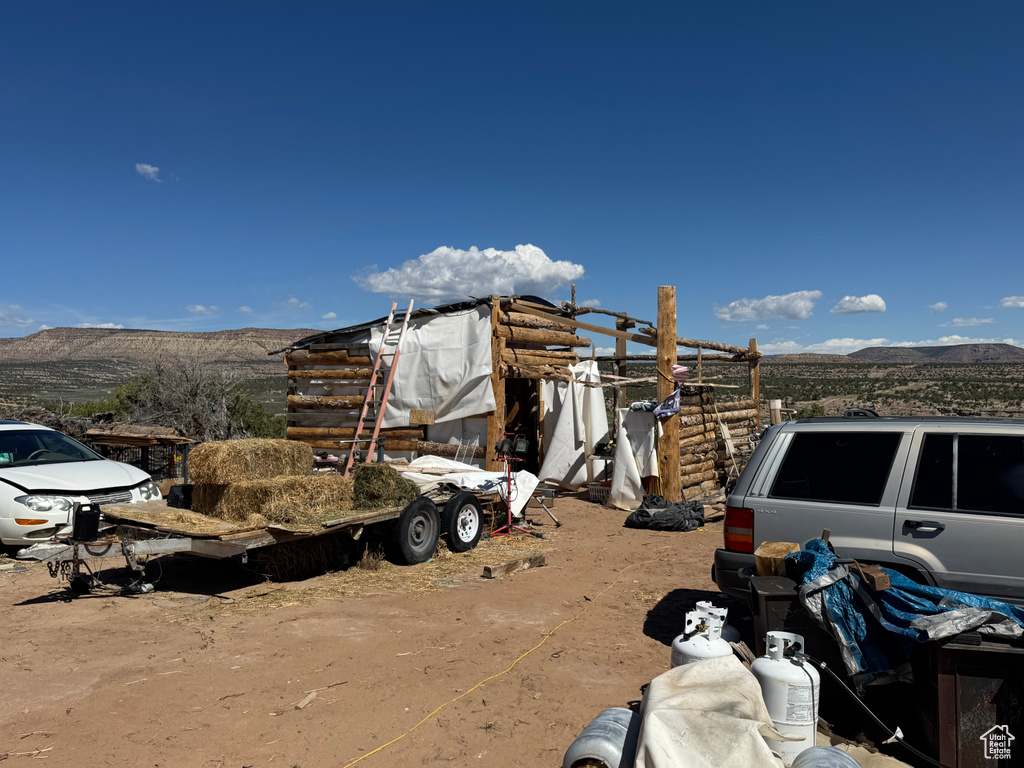 View of yard featuring a mountain view