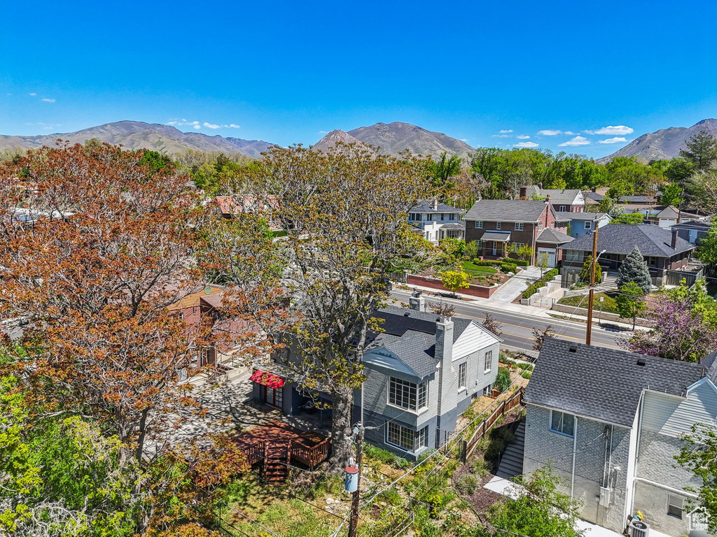 Aerial view featuring a residential view and a mountain view