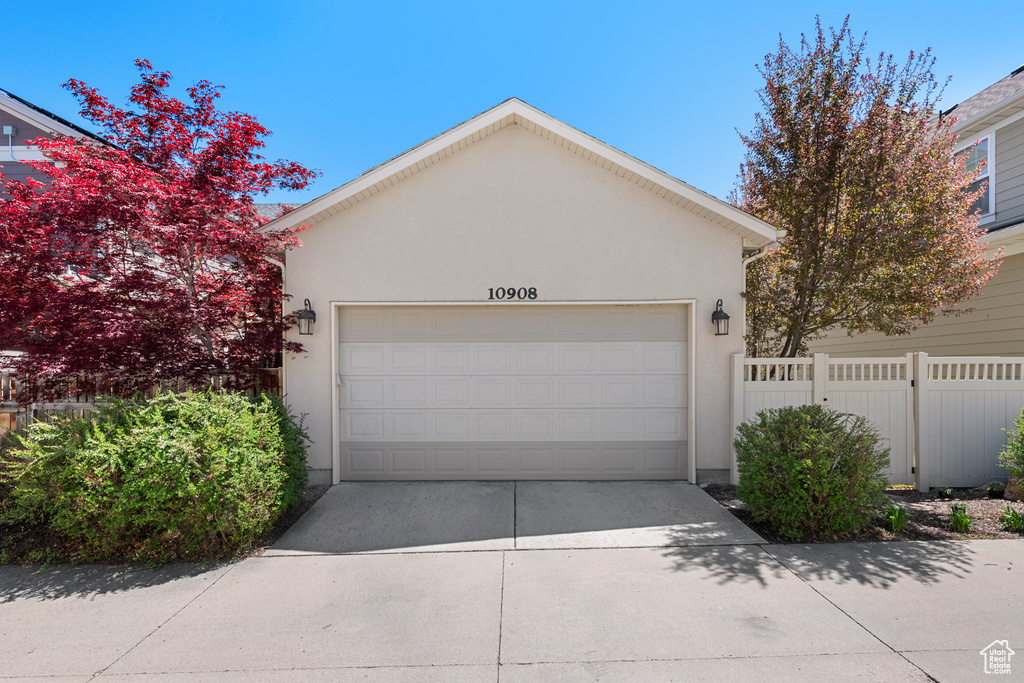 Garage with fence