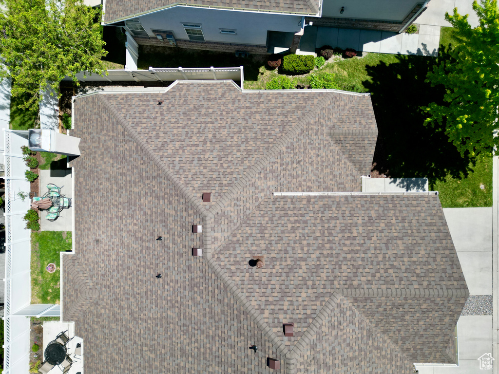 Aerial view of property and surrounding area