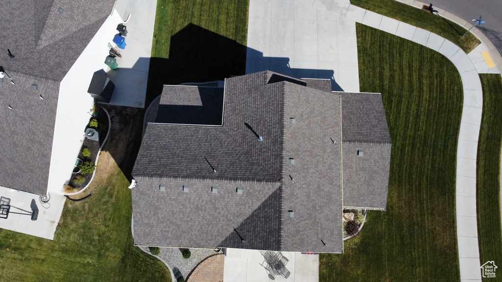 Aerial view of property and surrounding area