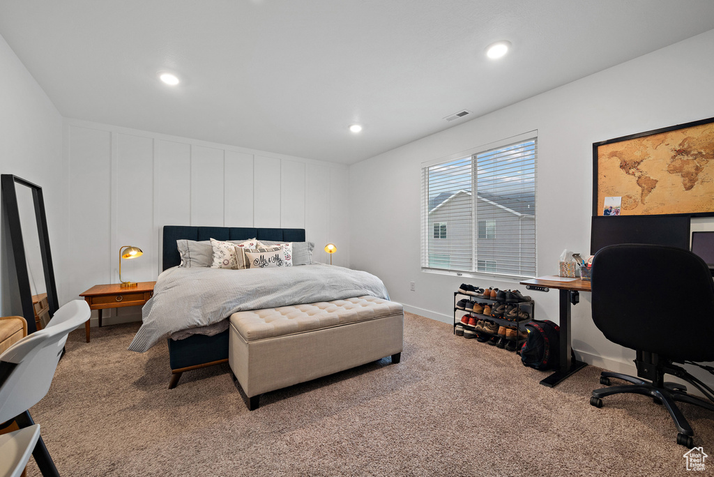 Bedroom with a desk, carpet flooring, recessed lighting, and baseboards