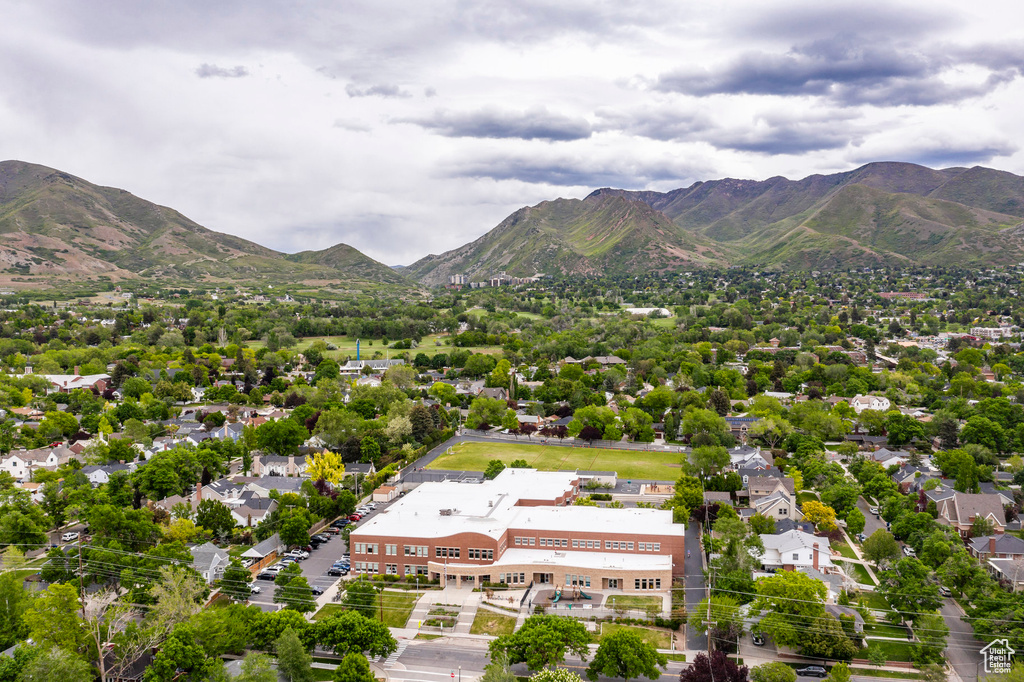 Bird's eye view of a mountainous background