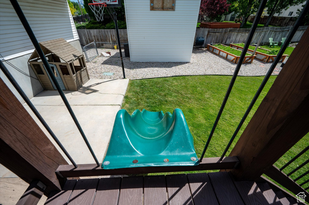 View of yard with a garden