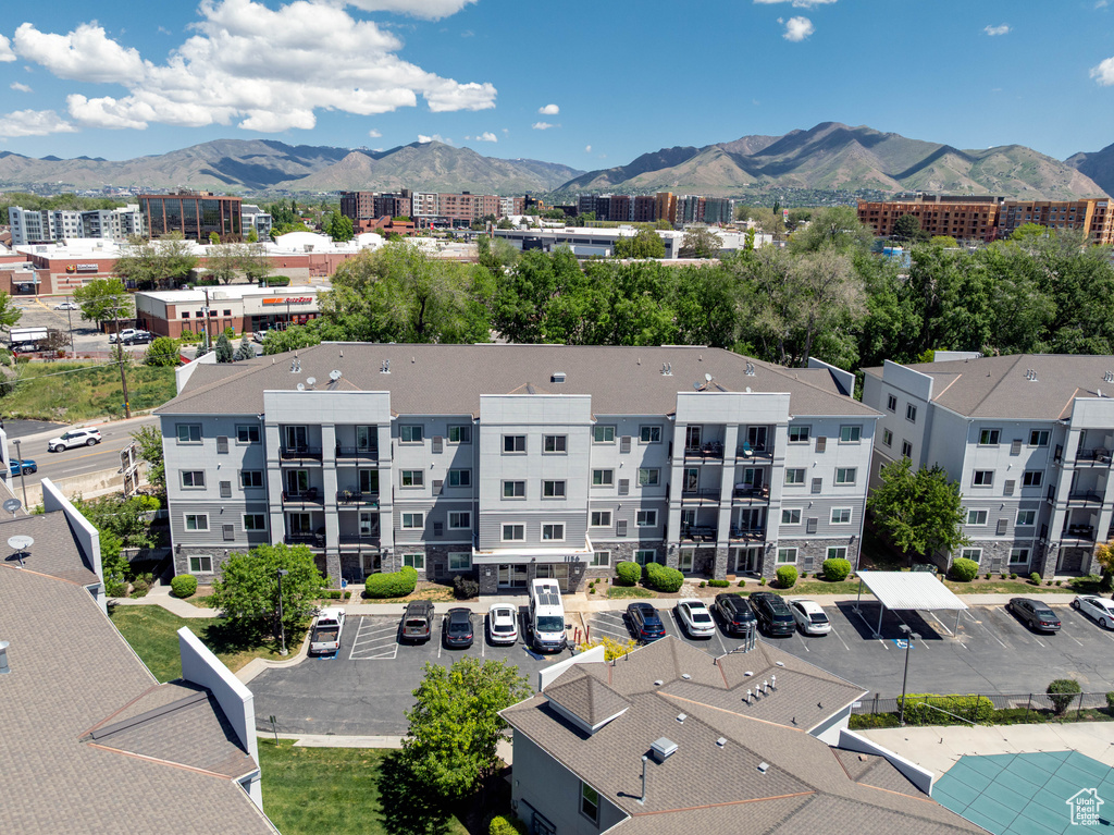 Bird's eye view of a mountainous background