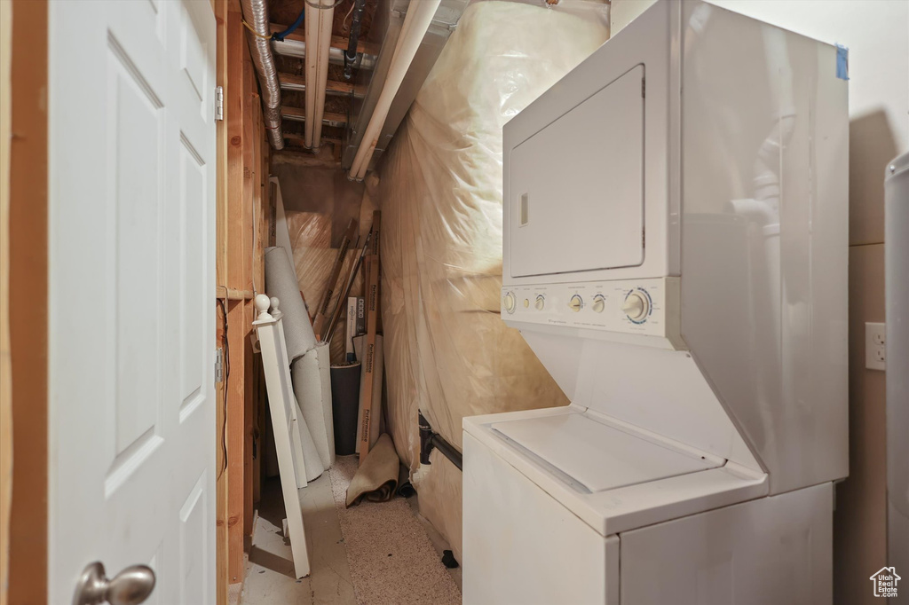 Laundry room with stacked washer / drying machine