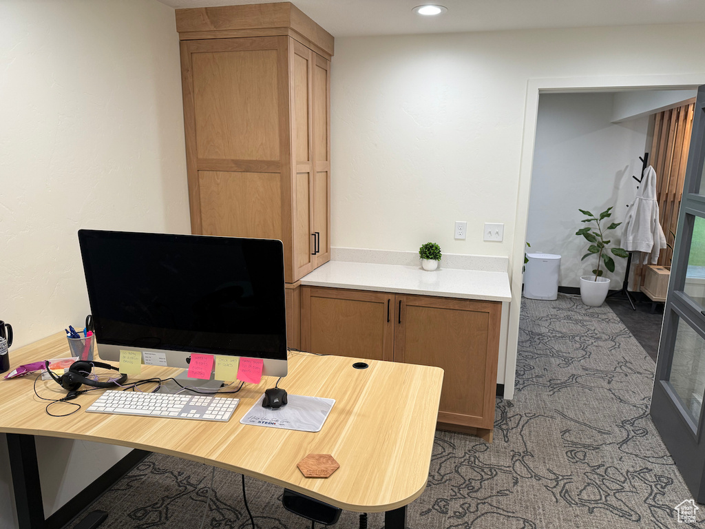 Home office with recessed lighting