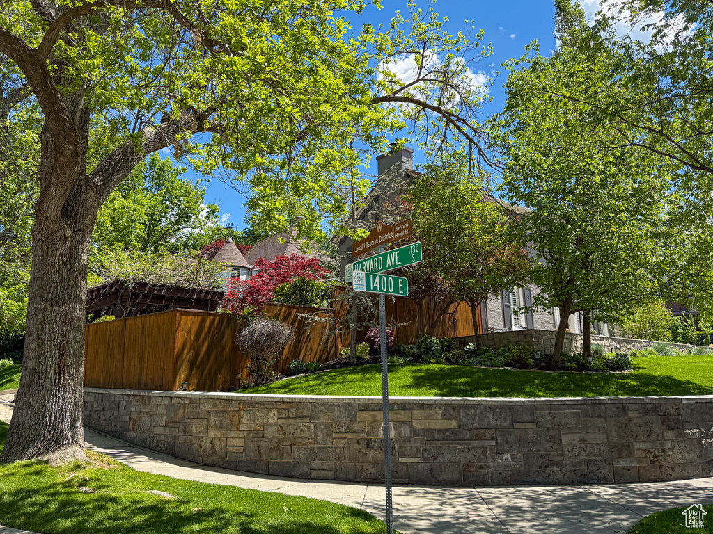 View of property\\\'s community