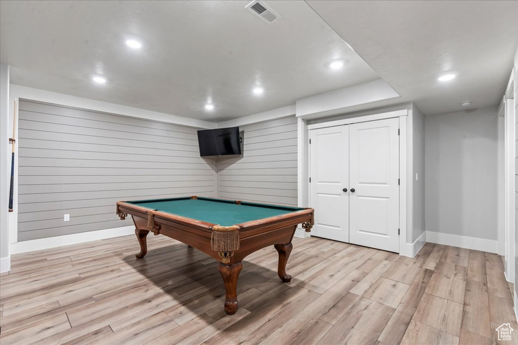 Recreation room featuring baseboards, light wood-style floors, recessed lighting, and billiards