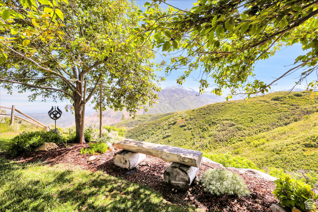 View of yard featuring a mountain view