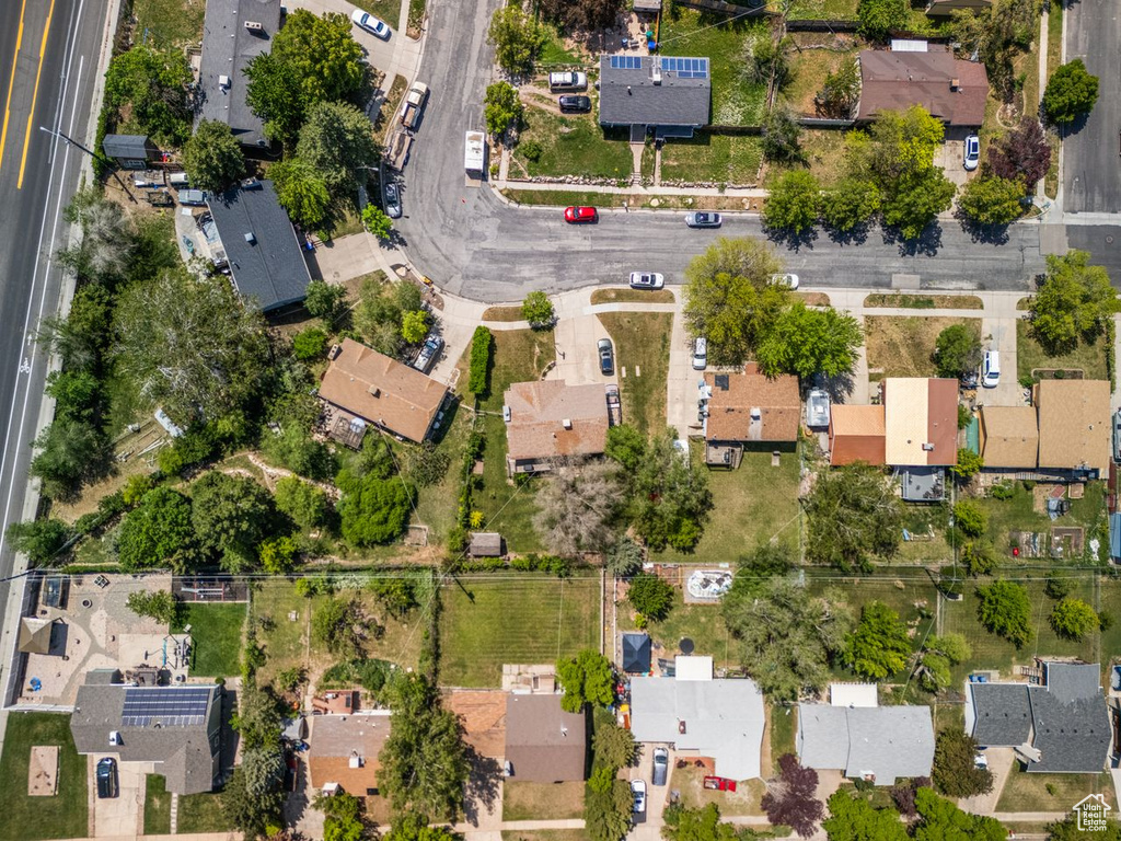 Aerial view of property\\\\\\\\\\\\\\\'s location featuring nearby suburban area