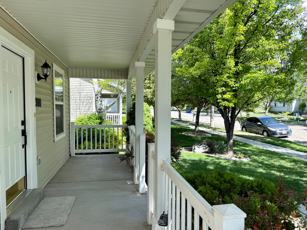 View of patio / terrace featuring covered porch