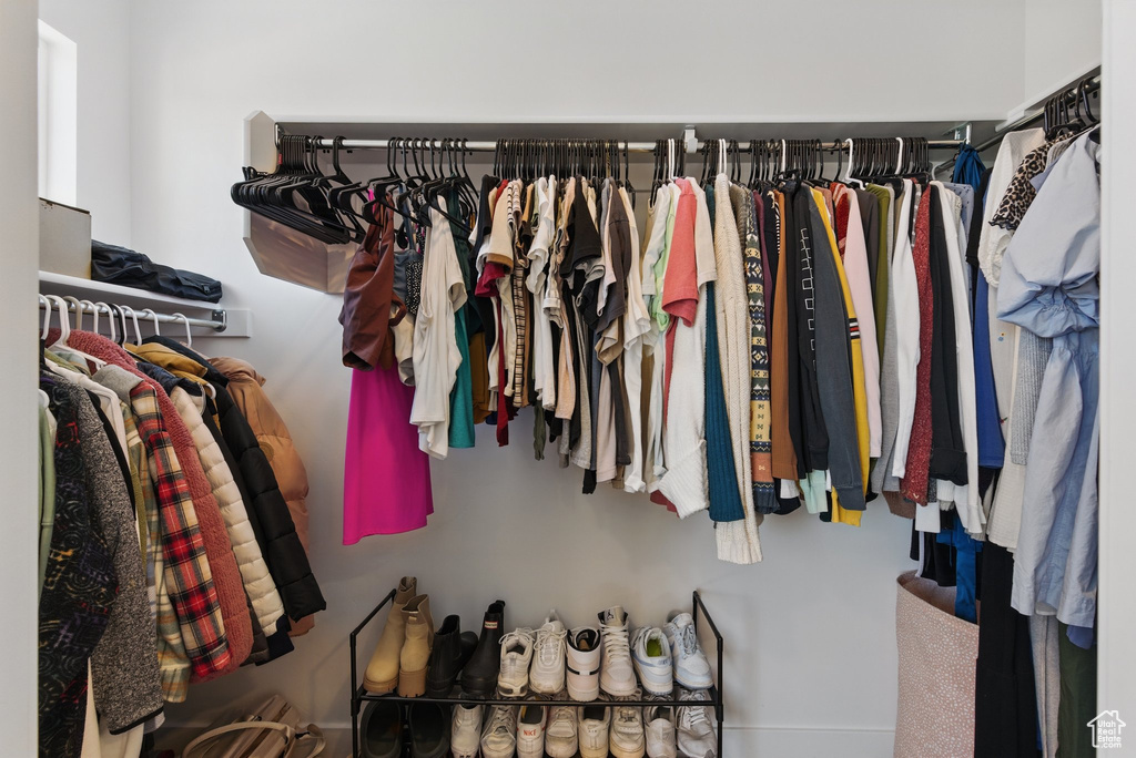 View of walk in closet