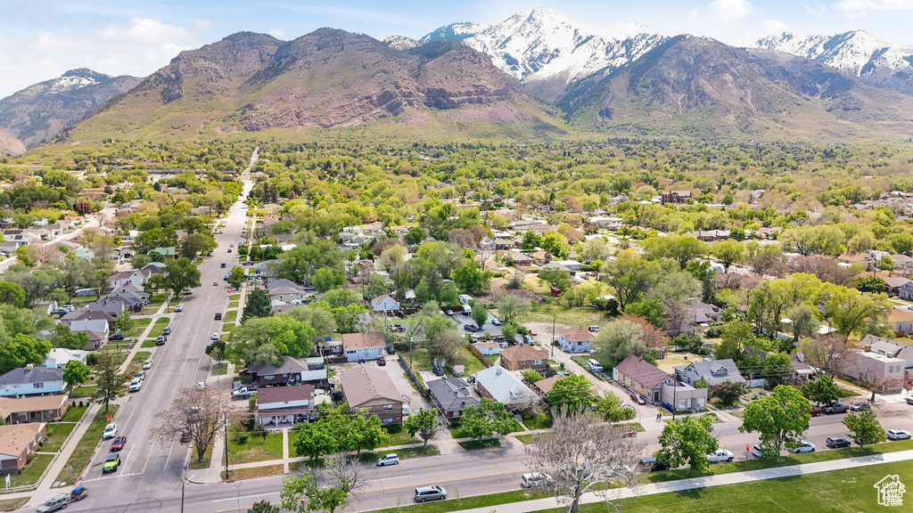 Aerial view featuring a residential view and a mountain view