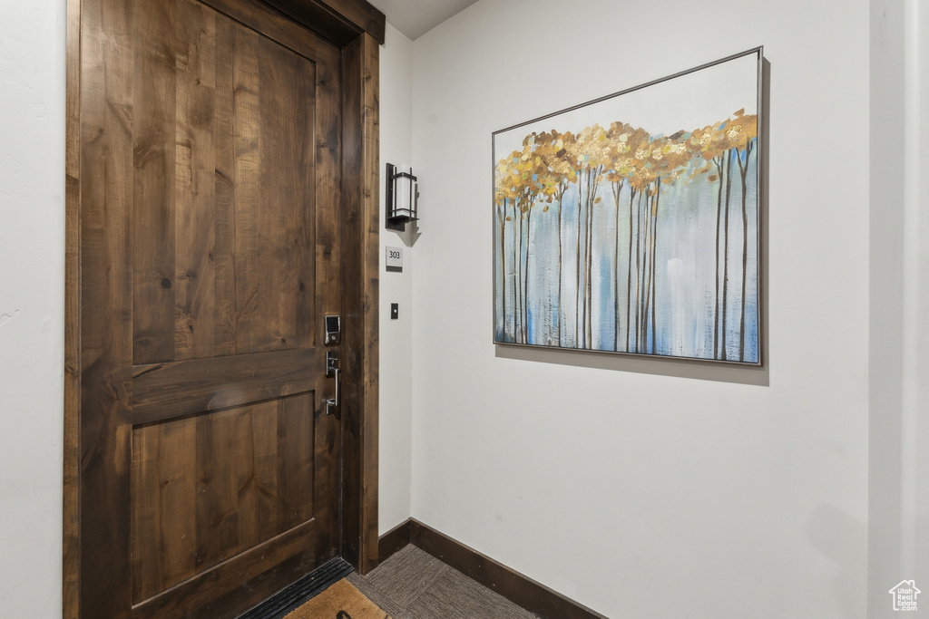 Entryway featuring baseboards