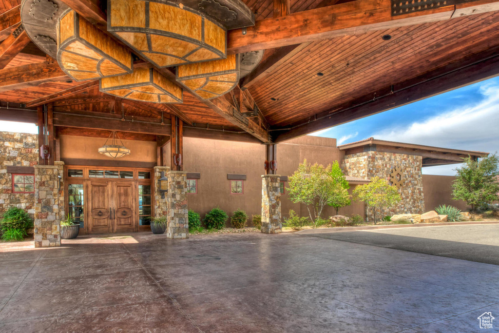 View of property entrance